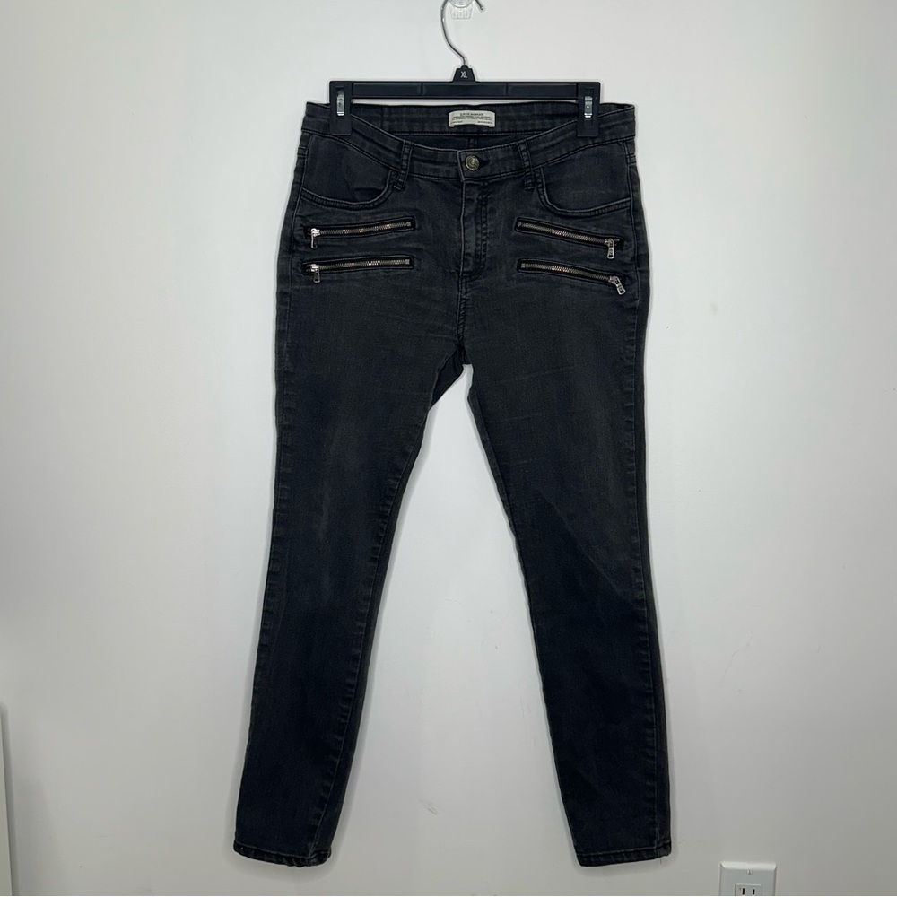 ── SOLD ──
Zara Women's Black Faded Skinny Jeans
